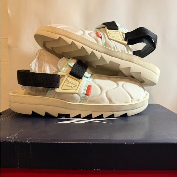 Size 12 - Reebok Beatnik - Picture 4 of 8